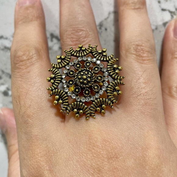 Round Floral Moon Statement Ring - Picture 4 of 10